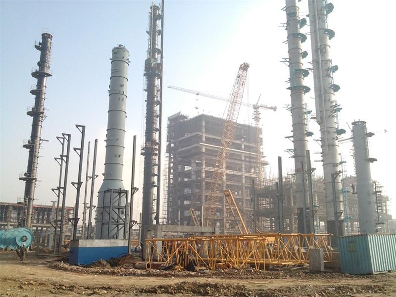 江蘇分公司承建的華昌化工原料結構調(diào)整項目大型設備吊裝成功