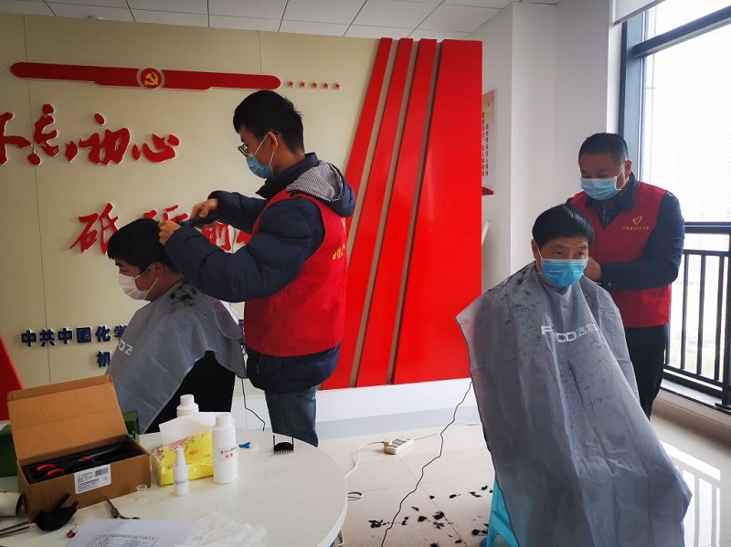 公司開(kāi)展“學(xué)雷鋒、在行動(dòng)”志愿服務(wù)活動(dòng)