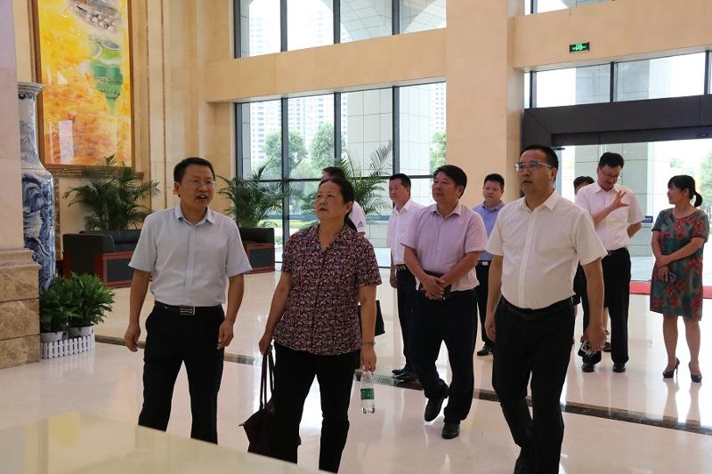 湖南省人大社會(huì)委、省總工會(huì)來(lái)公司調(diào)研