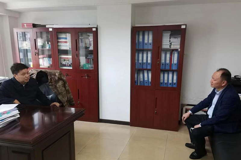 加快推進(jìn)南區(qū)改造項(xiàng)目！周鴻拜訪岳陽樓區(qū)區(qū)委書記曾平原