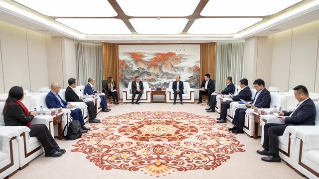 莫鼎革會見霍尼韋爾智能工業(yè)科技集團總裁兼首席執(zhí)行官路成