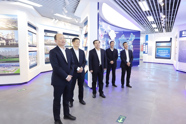 莫鼎革到二化建、賽鼎公司調(diào)研指導(dǎo)工作